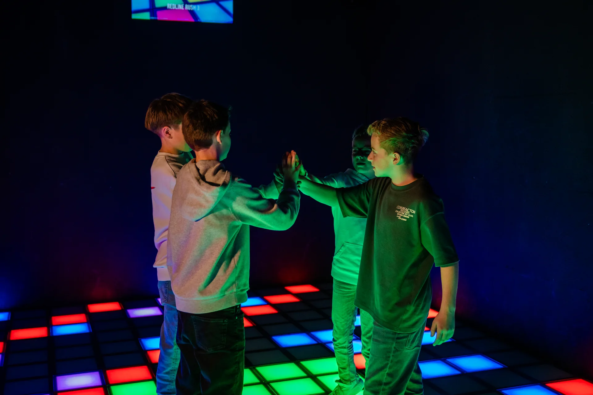 Pixel Play Den Bosch, spelers op de interactieve Pixel Floor